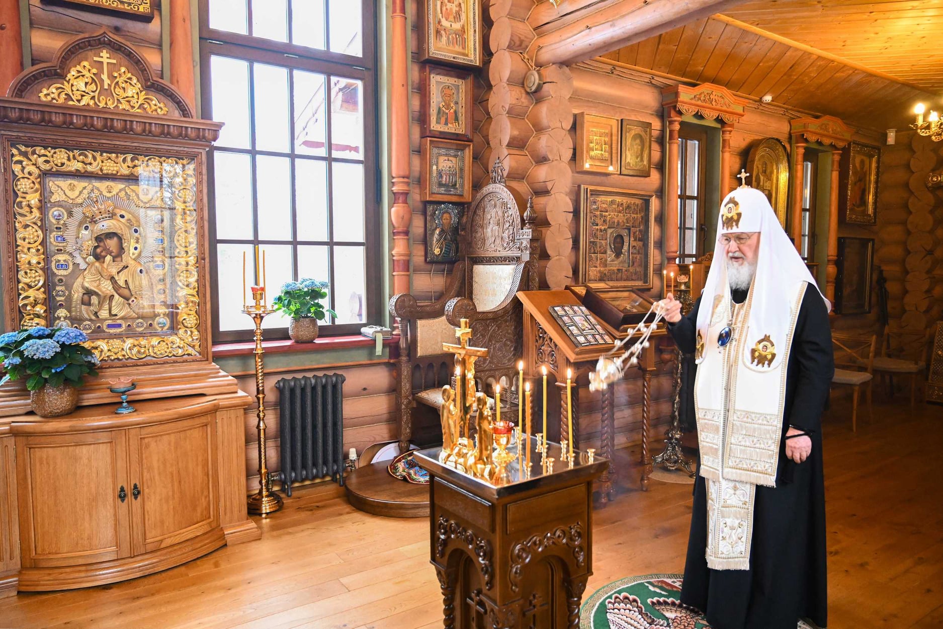 Патриарх Кирилл совершил панихиду по Императору Павлу I
