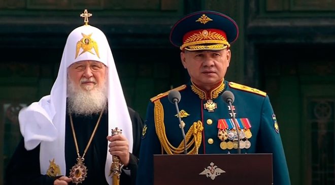 Армия обогнала РПЦ в рейтинге общественных институтов России