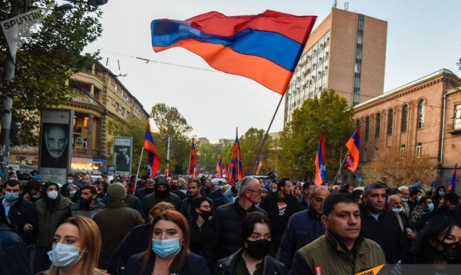 Армянская Церковь призвала власти не применять силу