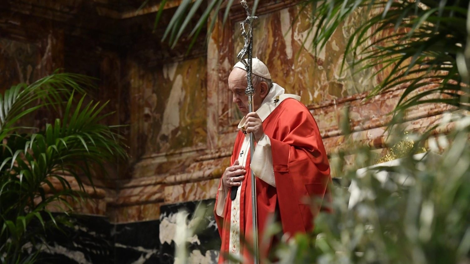 Папа Франциск призвал молиться за жертв насилия и терактов