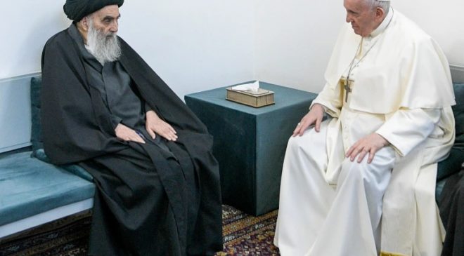 Папа Франциск провел историческую встречу с главой шиитов Ирака