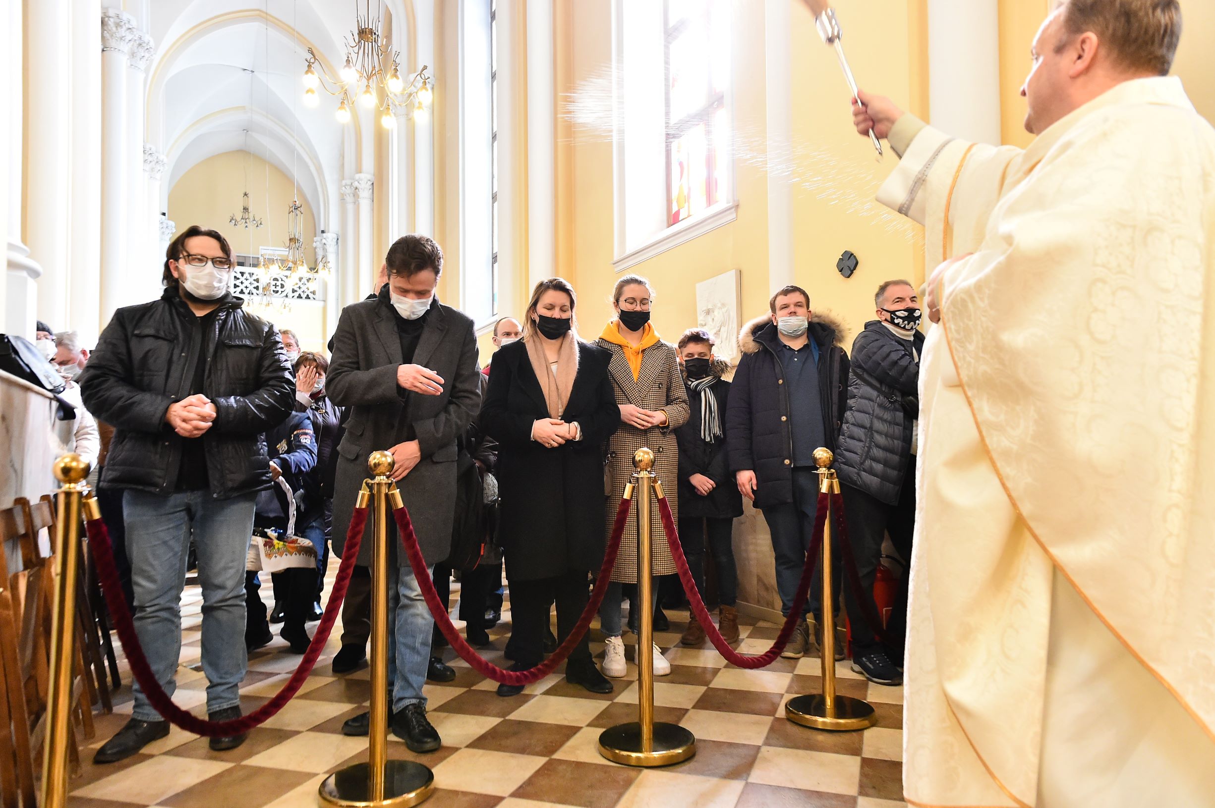 Католики Москвы встретили Пасху - Светлое Христово Воскресение