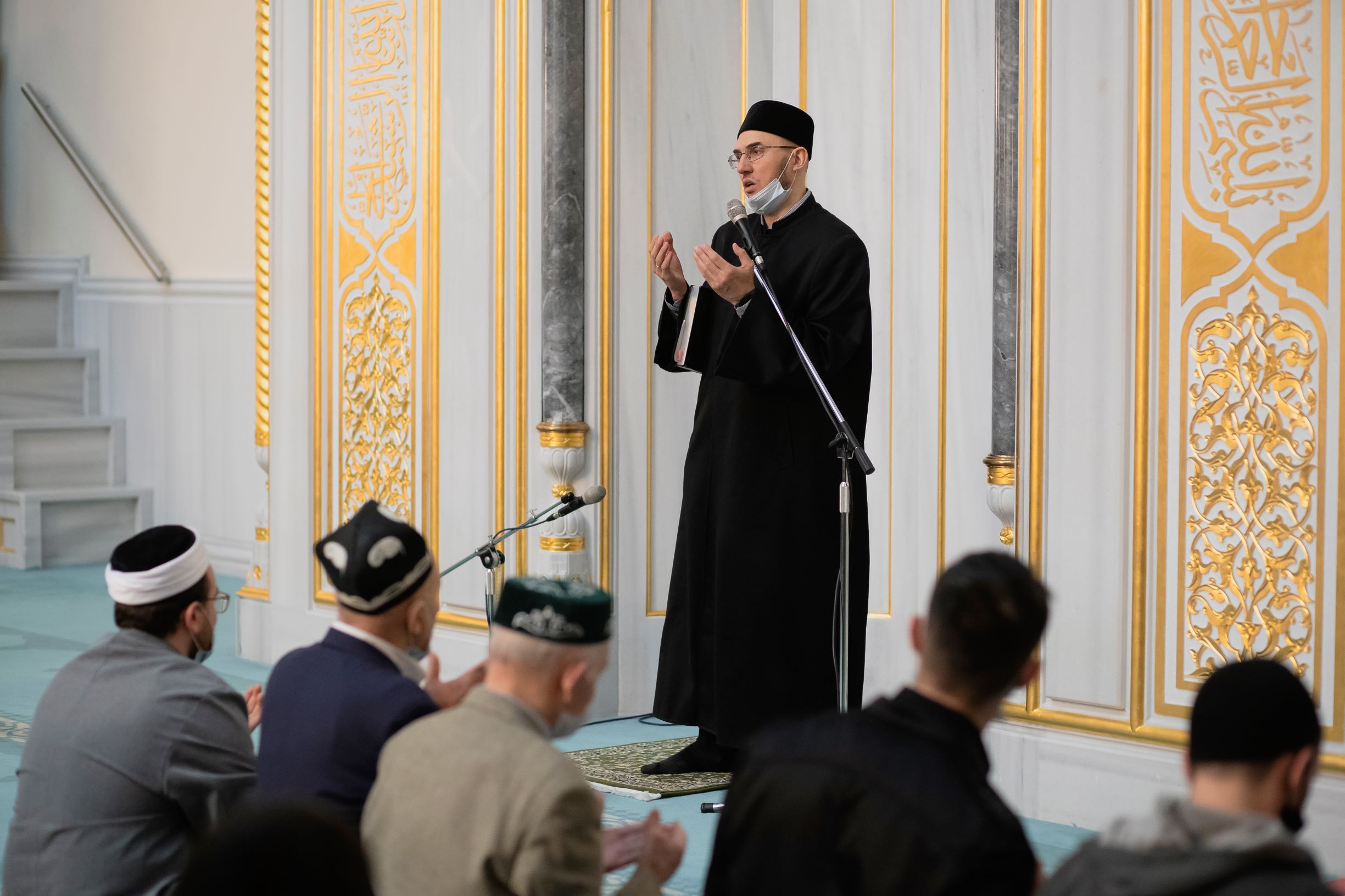 Мусульмане Москвы в молитве встречают месяц Рамадан | Фото