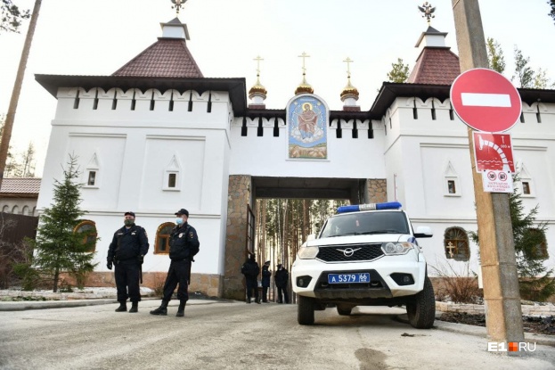 Силовики изгнали монахинь из Среднеуральского монастыря