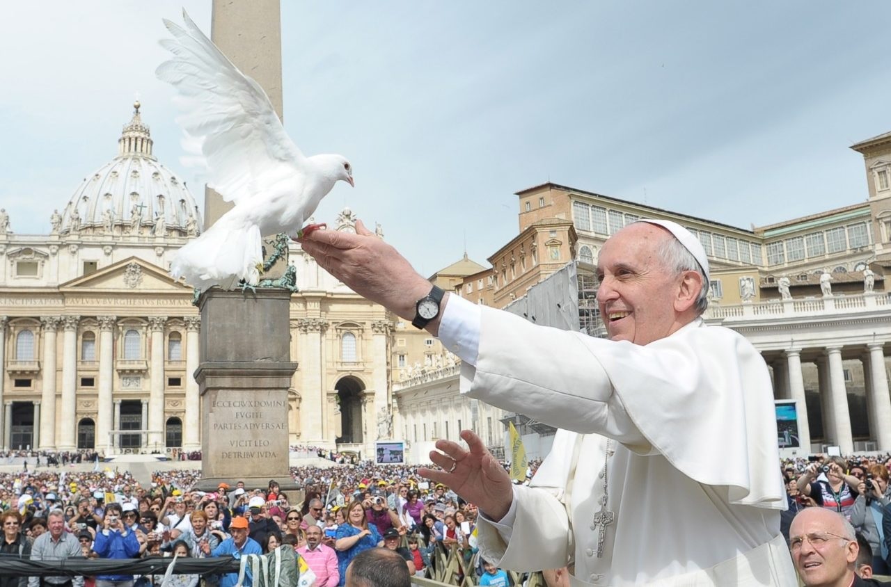 Папа Римский призывает к миру в Иерусалиме на фоне столкновений