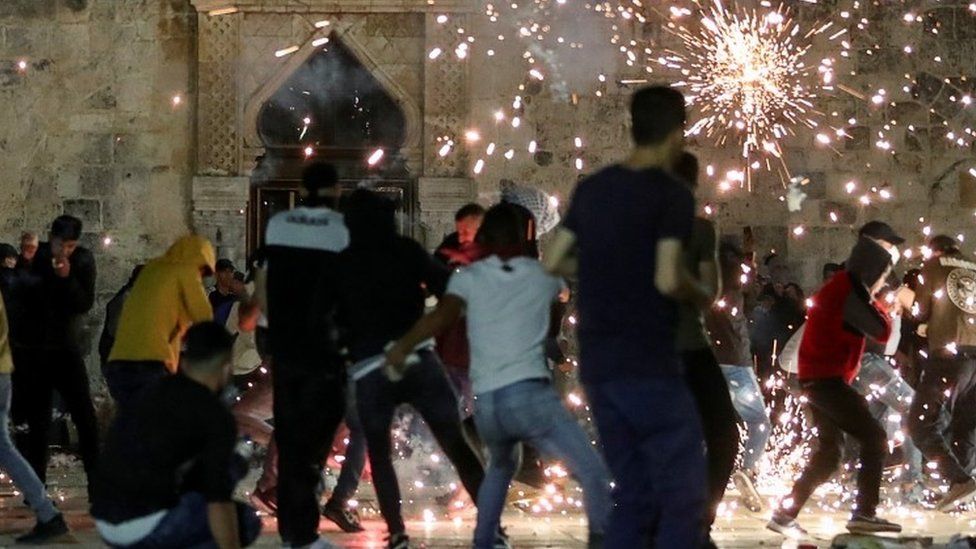 Мечеть Аль-Акса: 169 пострадавших в столкновениях в Иерусалиме