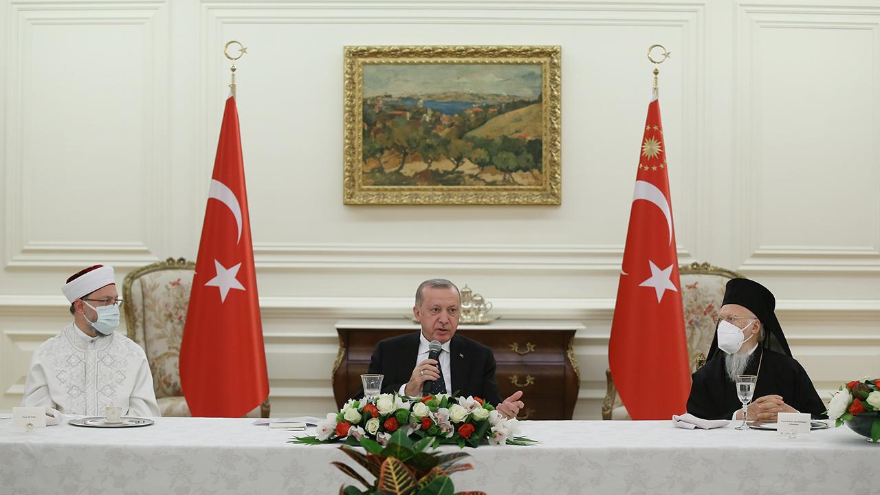 Президент Турции Эрдоган провел ифтар с лидерами меньшинств