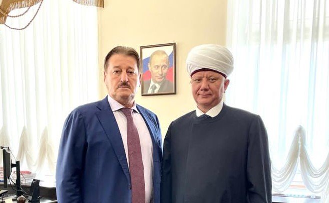 Муфтий Крганов встретился с замминистра юстиции Али Алхановым