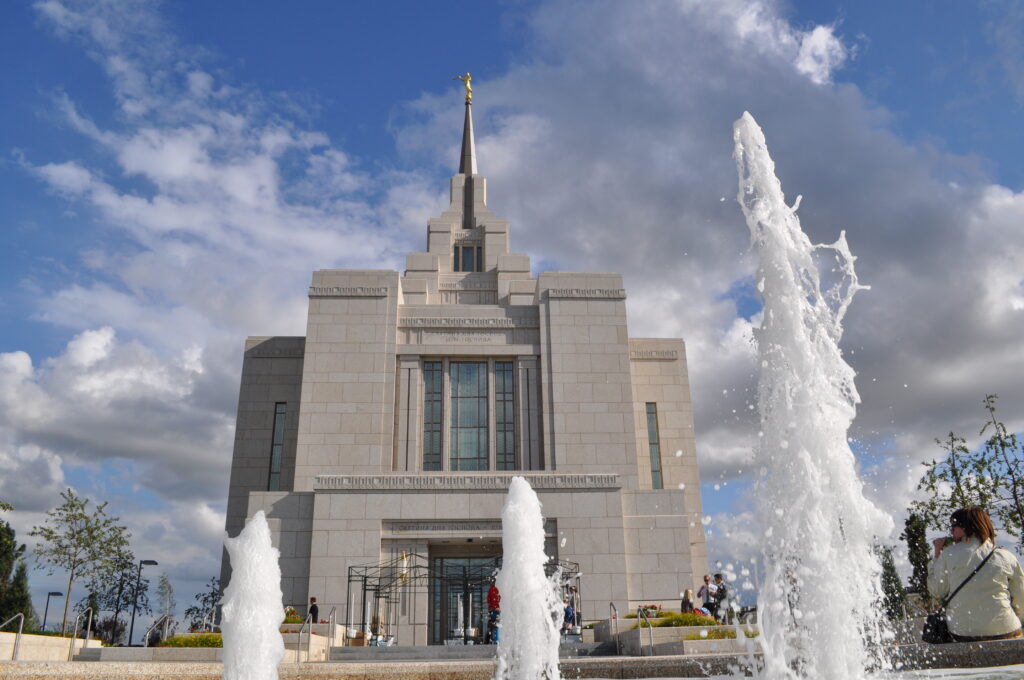 Открытие храма в Киеве: все 168 храмов ЦИХСПД будут действовать