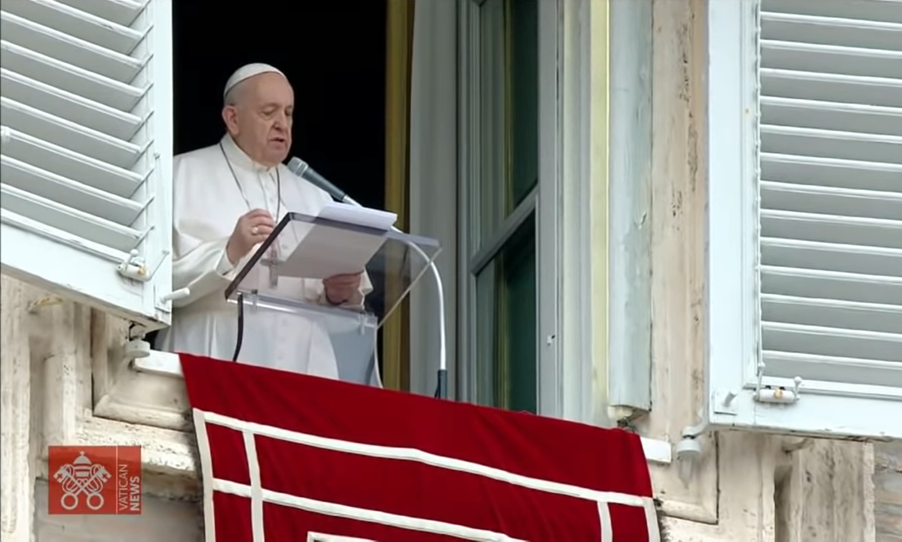 Папа Римский в шоке от открытия останков 215 детей в школе