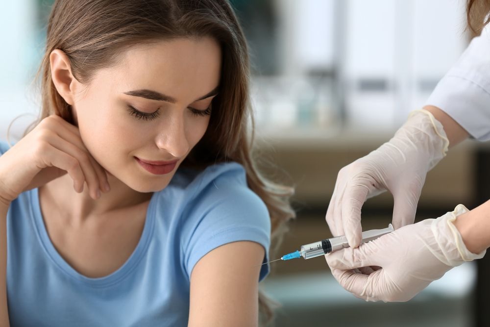 Вакцина «ЭпиВакКорона» получила Халяль-сертификат центра СМР