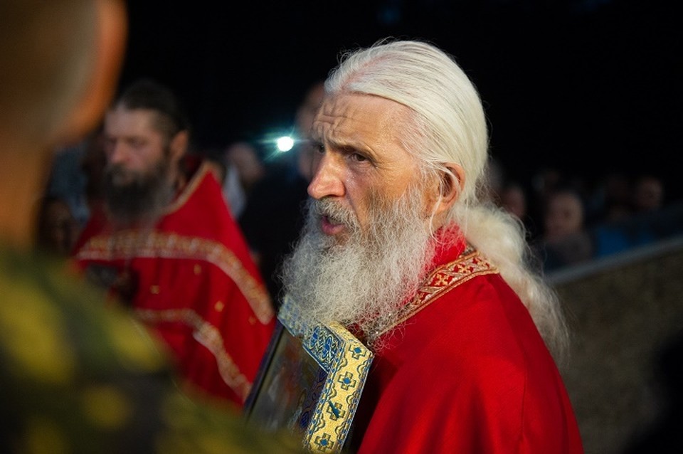 Отлученный от церкви Сергий призвал отказаться от крестного хода