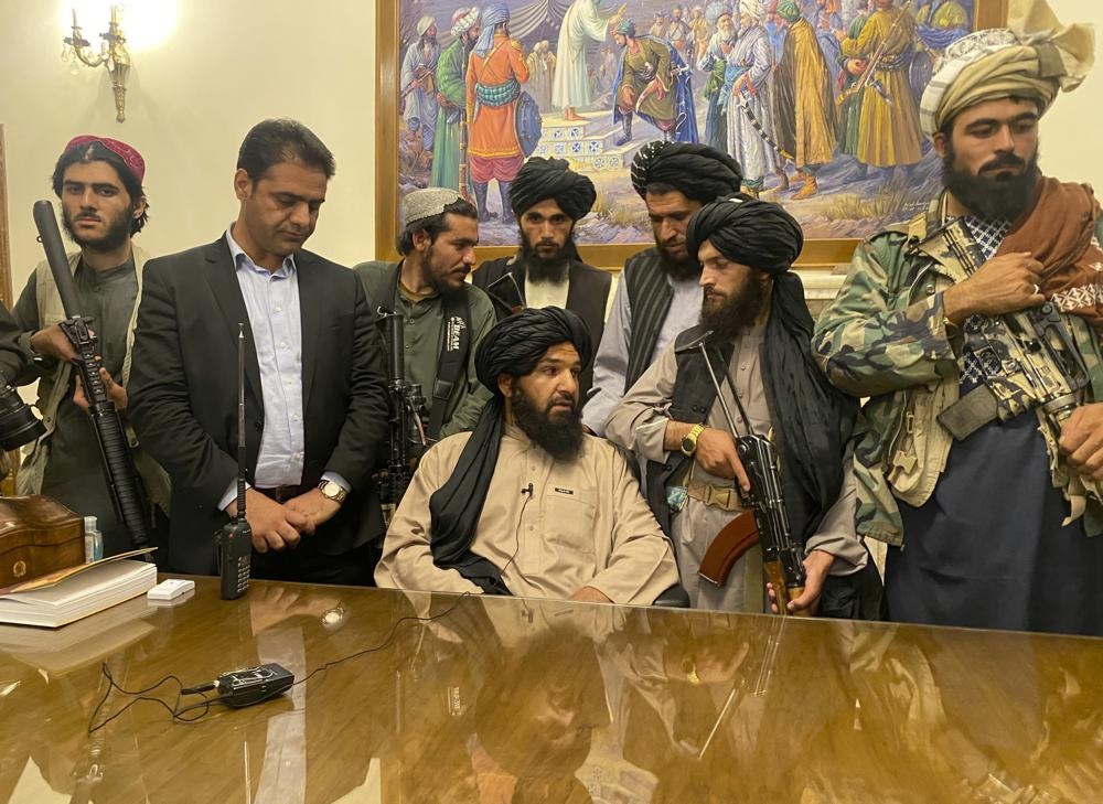 Талибан* ворвался в афганскую столицу после краха правительства