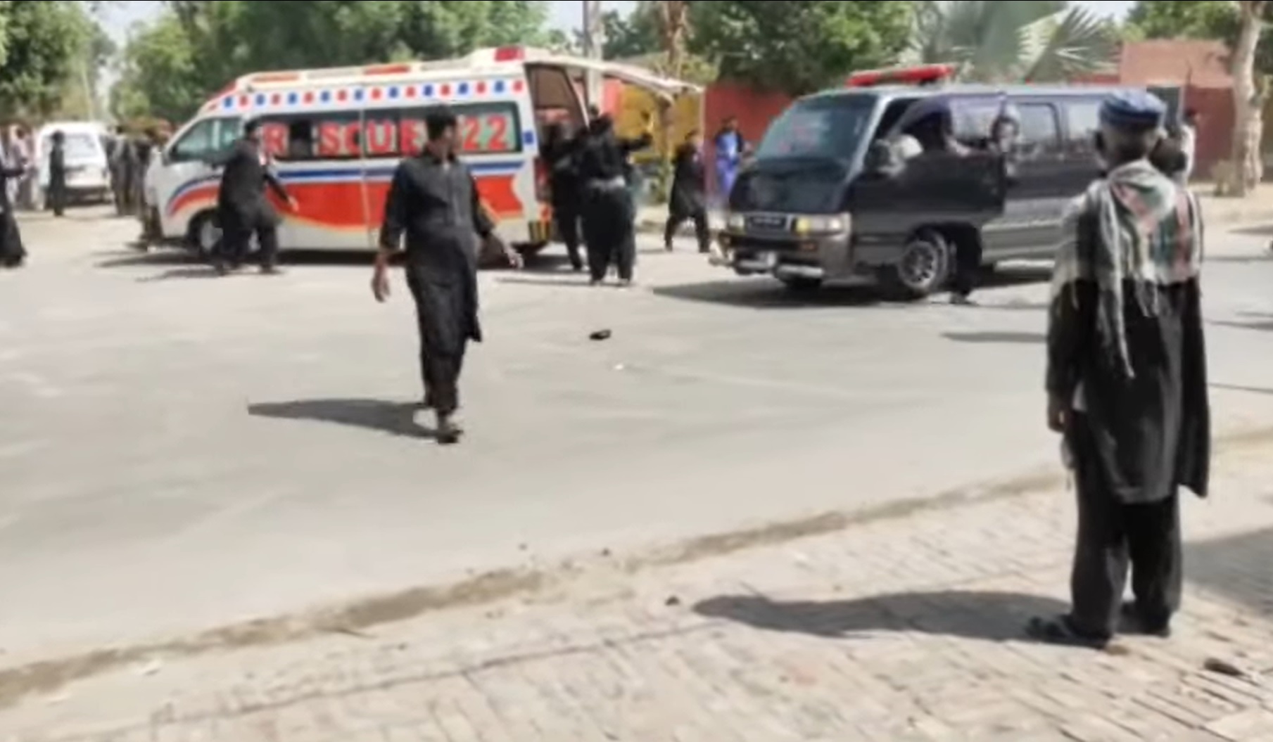 Взрыв убил троих на процессии шиитов в Пакистане, 50 ранены