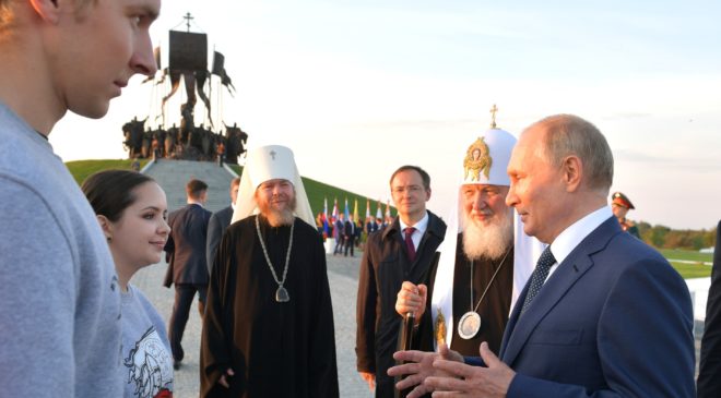 Патриарх: образ Невского учит любить Родину и защищать веру