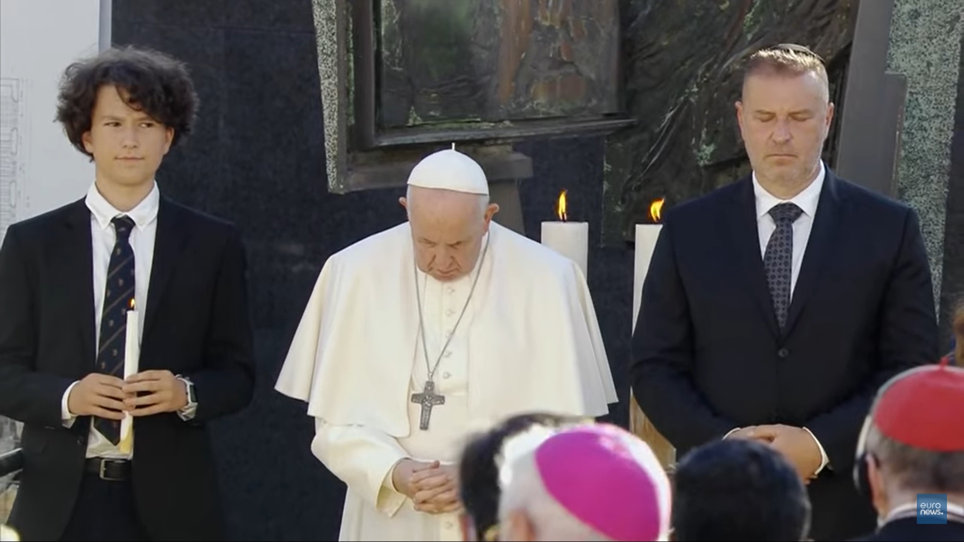 Папа призвал к "единству религий" в осуждении антисемитизма