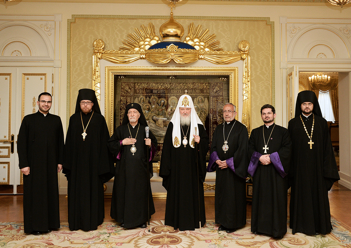 Патриарх Кирилл поздравил нового Предстоятеля армяно-католиков