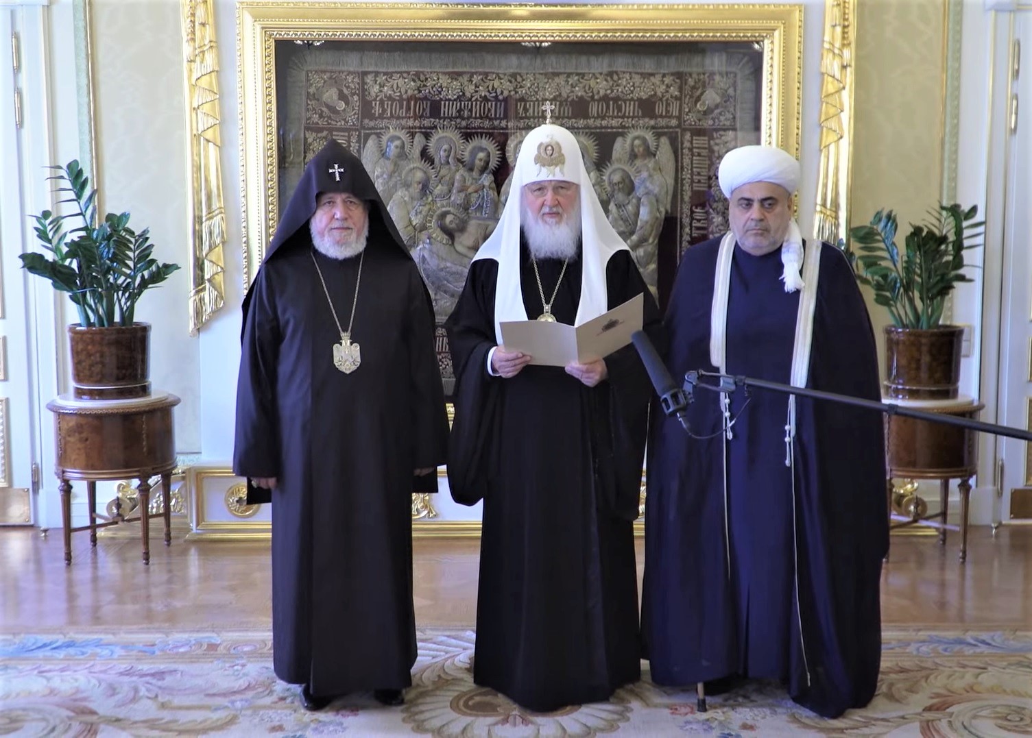 Духовные лидеры выступили в России за мир на Южном Кавказе