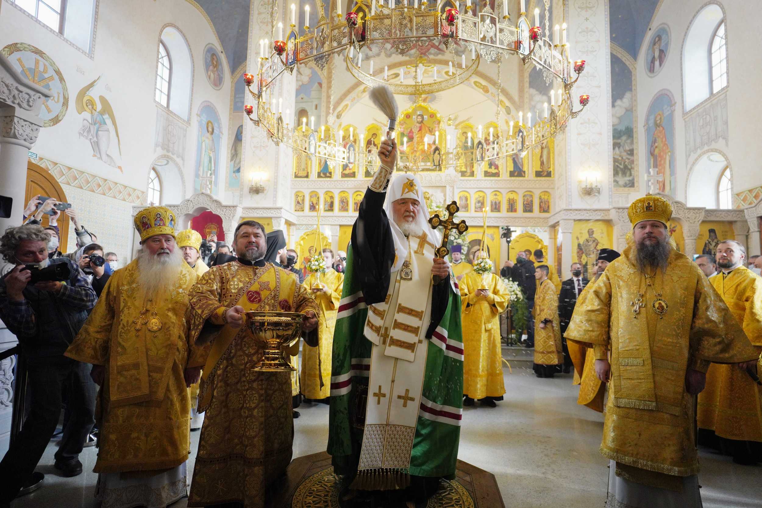 Патриарх Кирилл освятил храм при Академии ФСО России в Орле