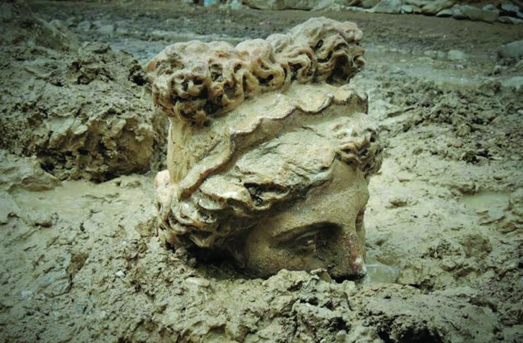 В Турции археологи обнаружили фрагменты статуй античных богов