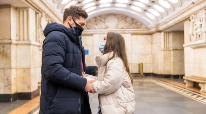 Избитый дагестанцами Ковалев сделал предложение девушке в метро