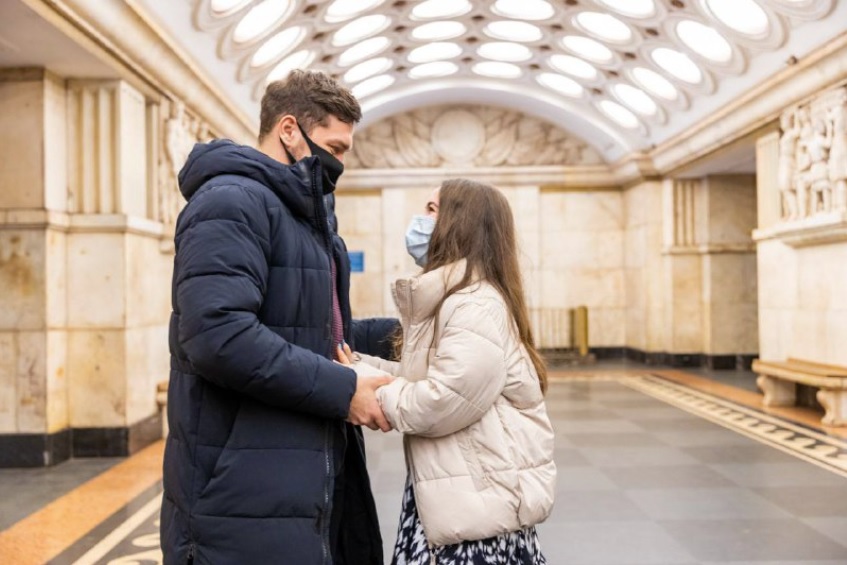 Избитый дагестанцами Ковалев сделал предложение девушке в метро