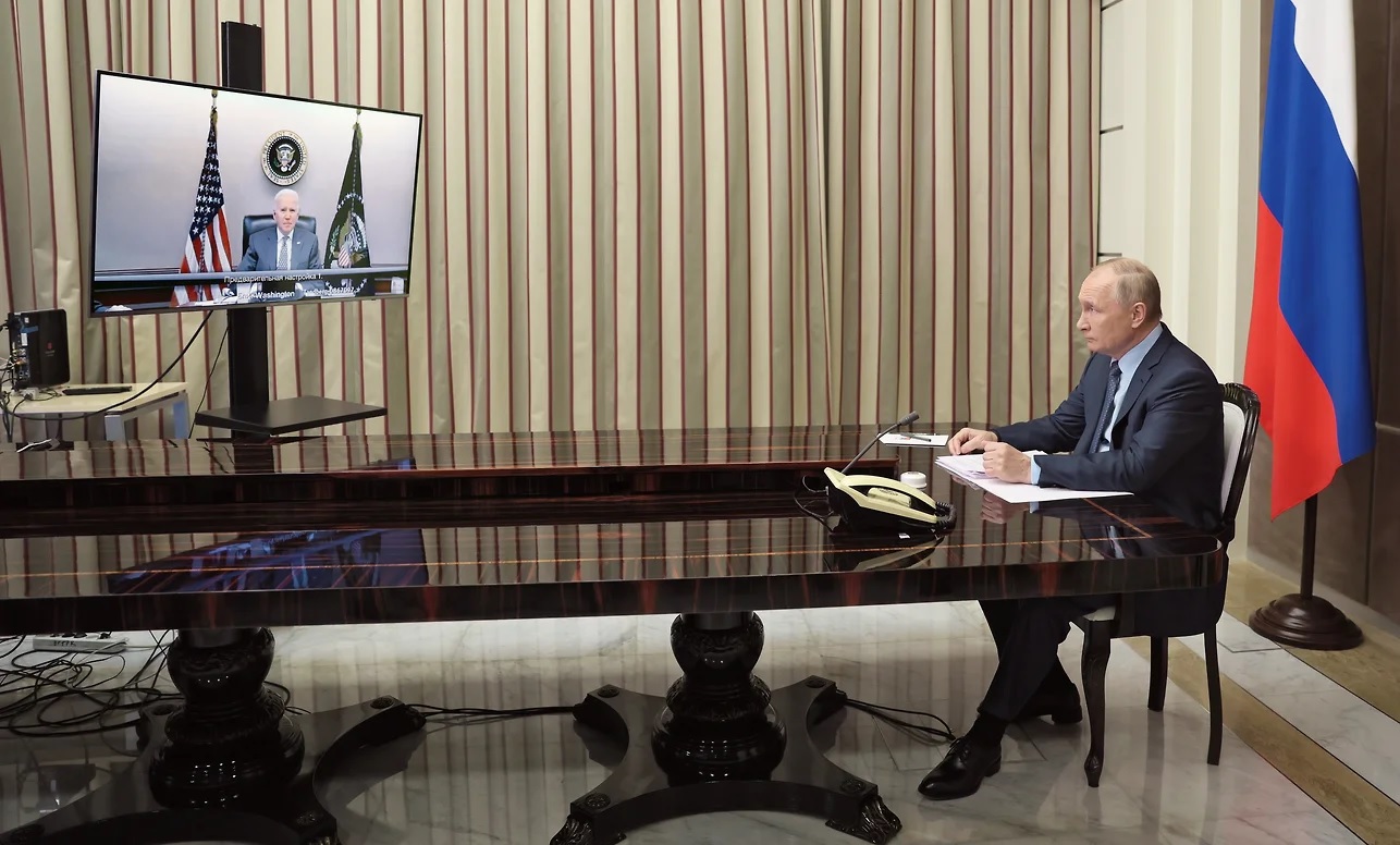 Байден призвал Путина к снятию напряженности вокруг Украины
