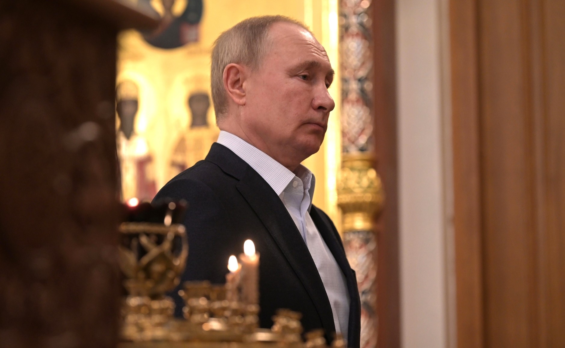Путин не покачивался на рождественской службе 2022 - Песков