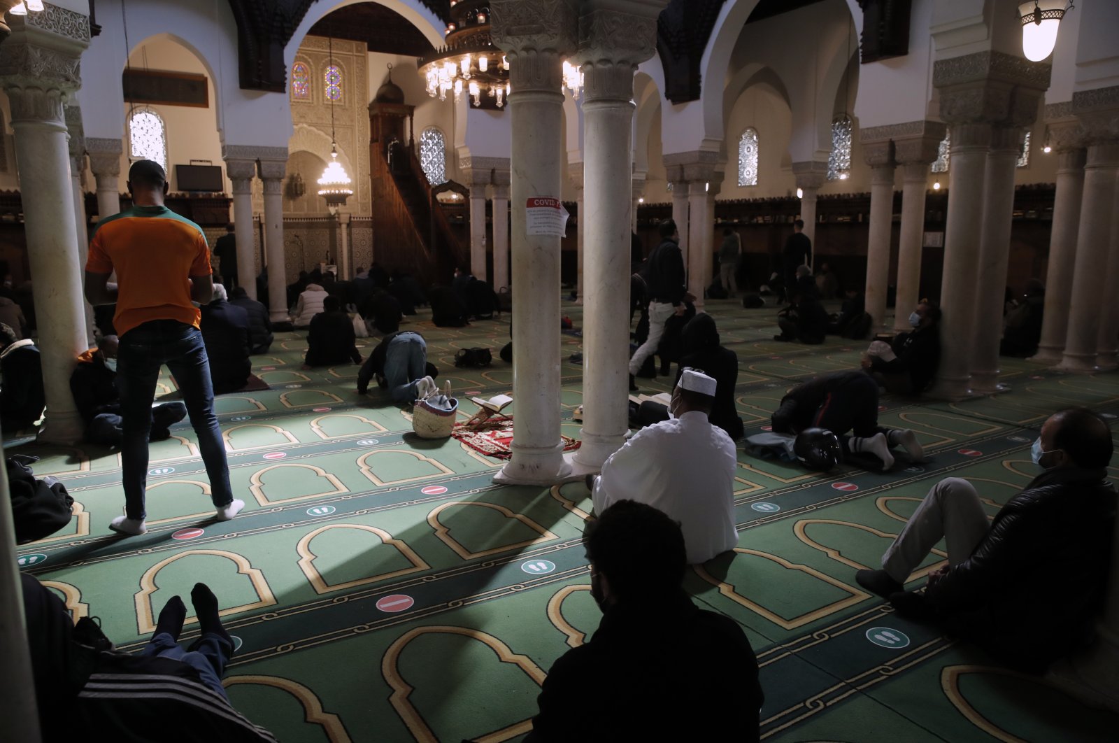 Рост антиисламских настроений беспокоит мусульман Франции