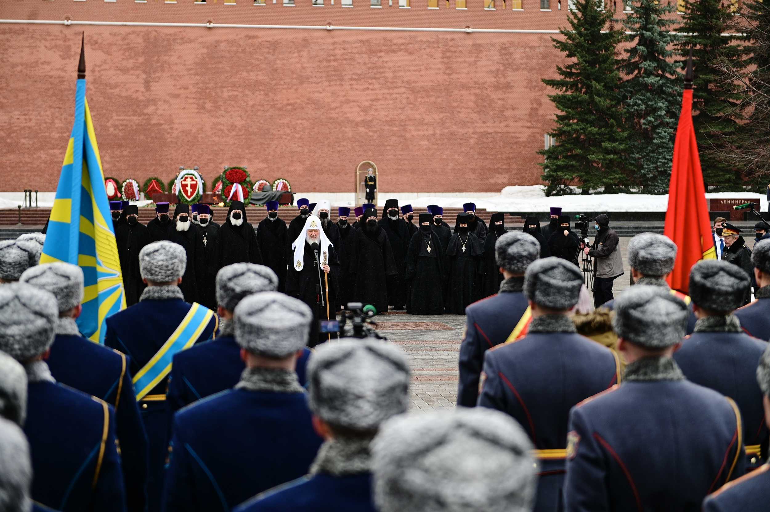 Патриарх Кирилл рассказал военным и о нынешних жертвах в войне