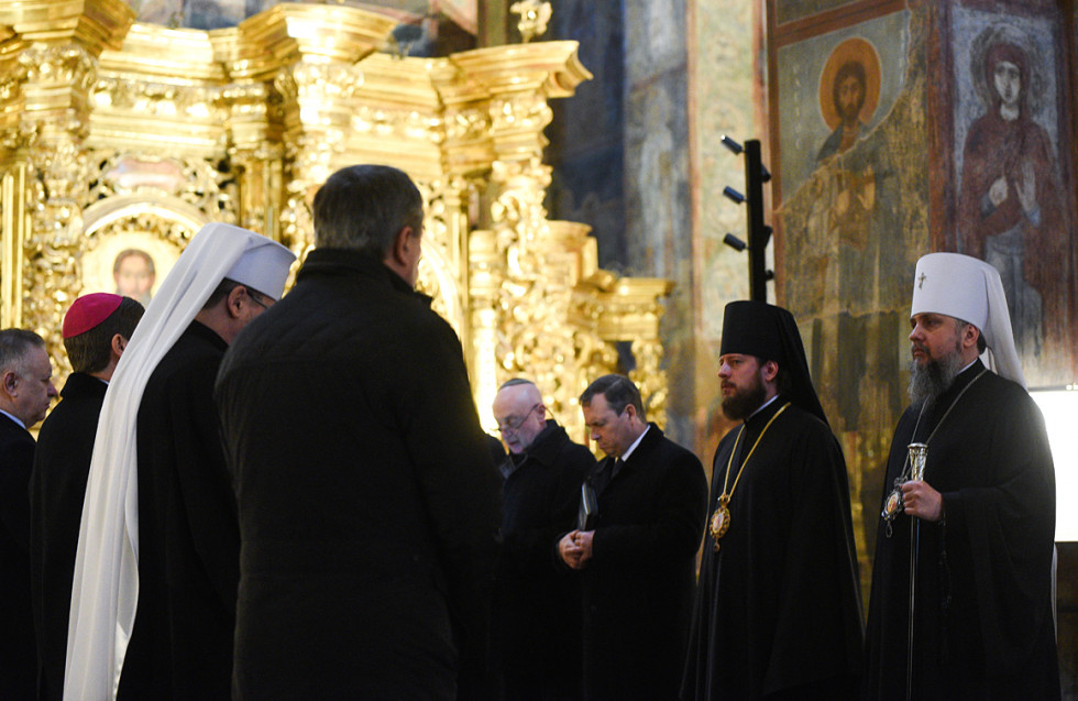 Главы религиозных организаций Украины вместе помолились за мир