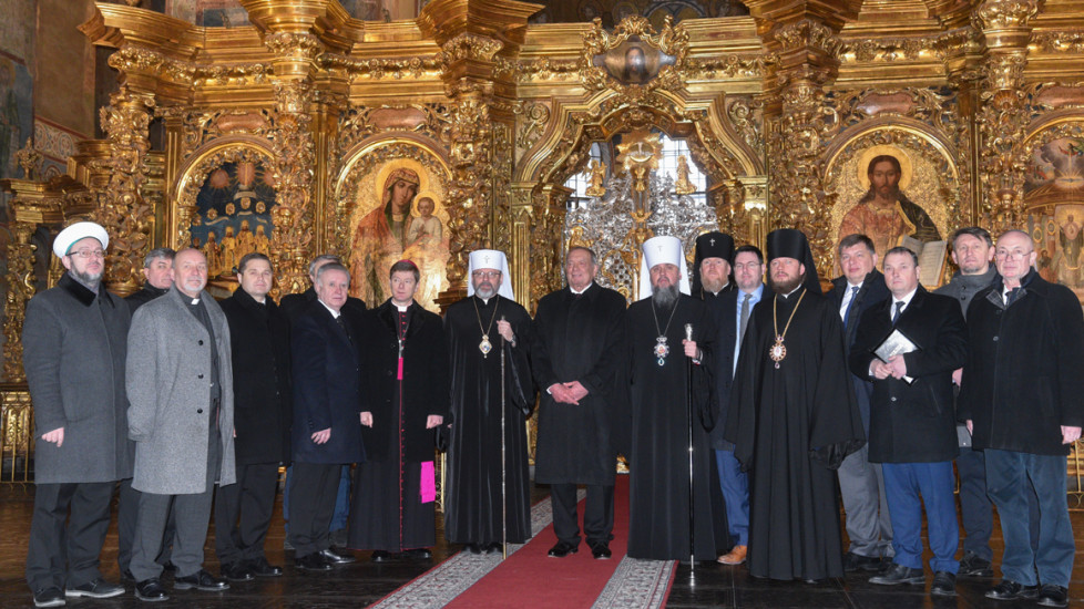 Главы религиозных организаций Украины вместе помолились за мир