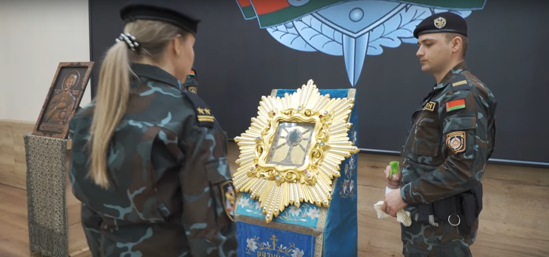Чудотворную икону Богоматери доставили на базу ОМОН в Минске
