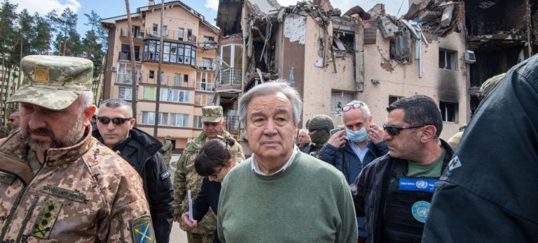 Глава ООН Гутерреш побывал в разрушенных окрестностях Киева