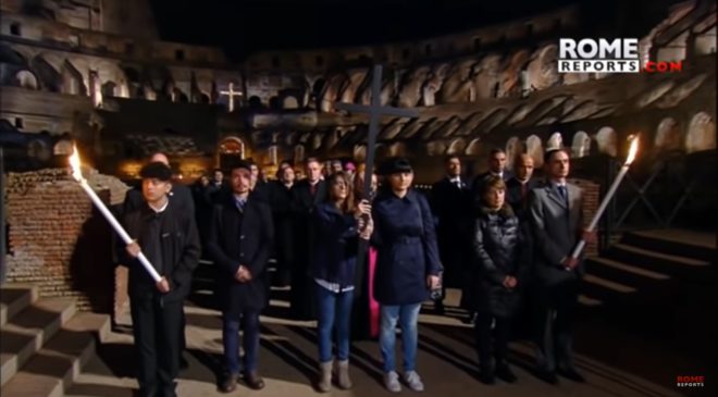 Русская и украинская семьи будут нести крест в Колизее
