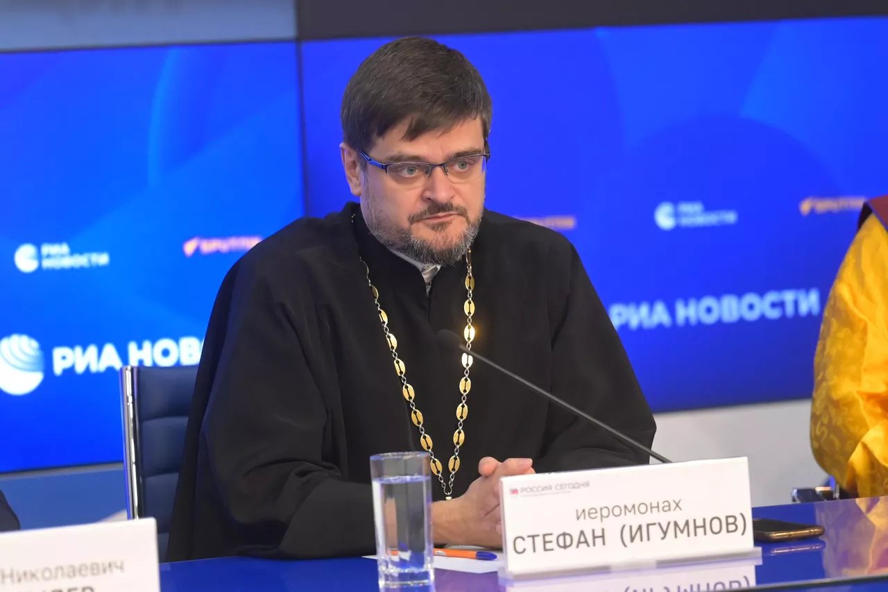 Группа по защите прав верующих раздала гумпомощь в Мариуполе