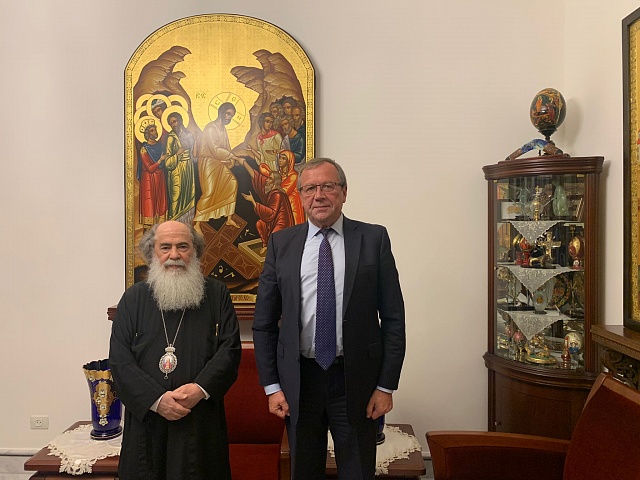 Посол РФ и Иерусалимский Патриарх планируют Благодатный огонь