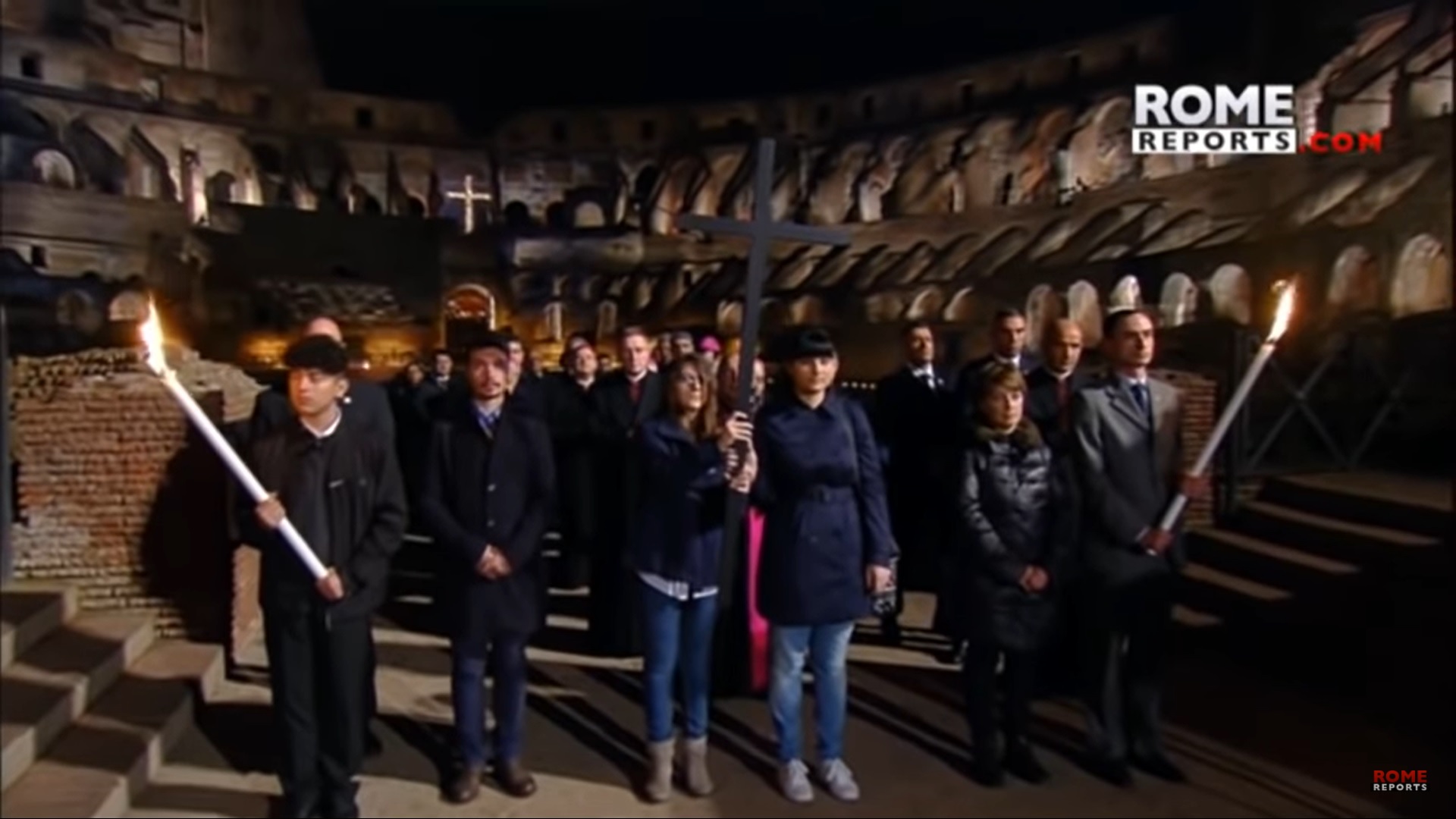 Русская и украинская семьи будут нести крест в Колизее