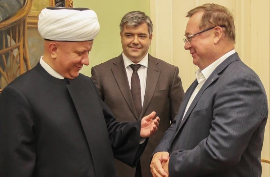 Поздравление с Пасхой главы ДСМР муфтия Альбира Крганова