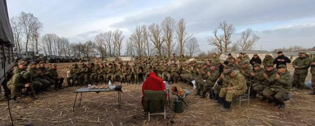 Буддийский лама из РФ приехал на Донбасс и молился с военными
