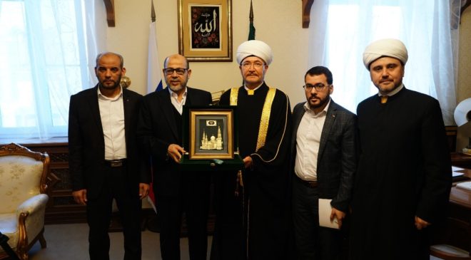 Гайнутдин принял в Соборной мечети делегацию политбюро ХАМАС