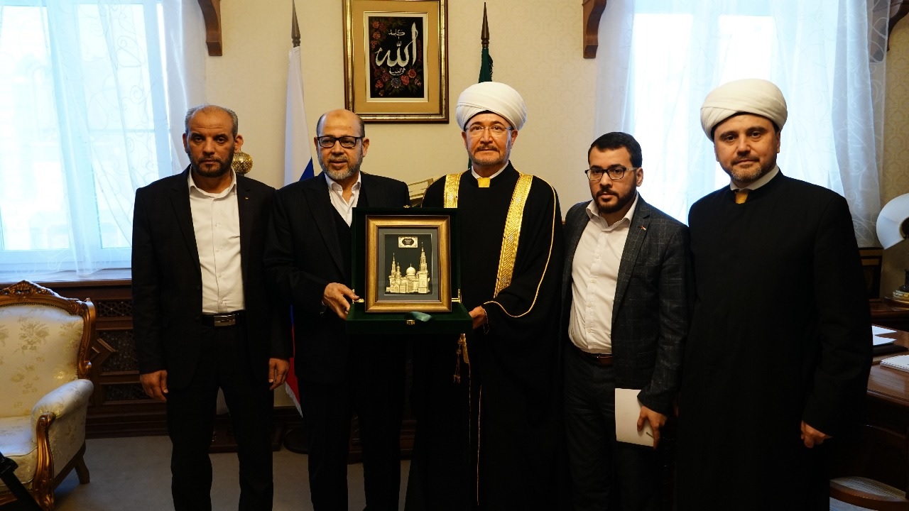 Гайнутдин принял в Соборной мечети делегацию политбюро ХАМАС