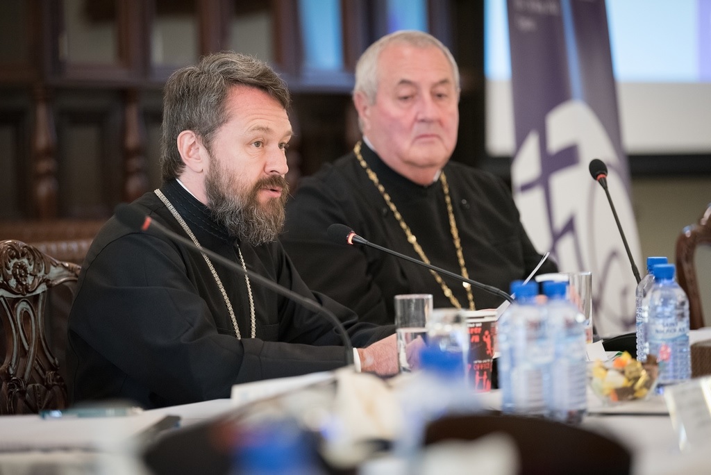 Иларион рассказал ВСЦ о любви РПЦ к жертвам конфликта в Украине