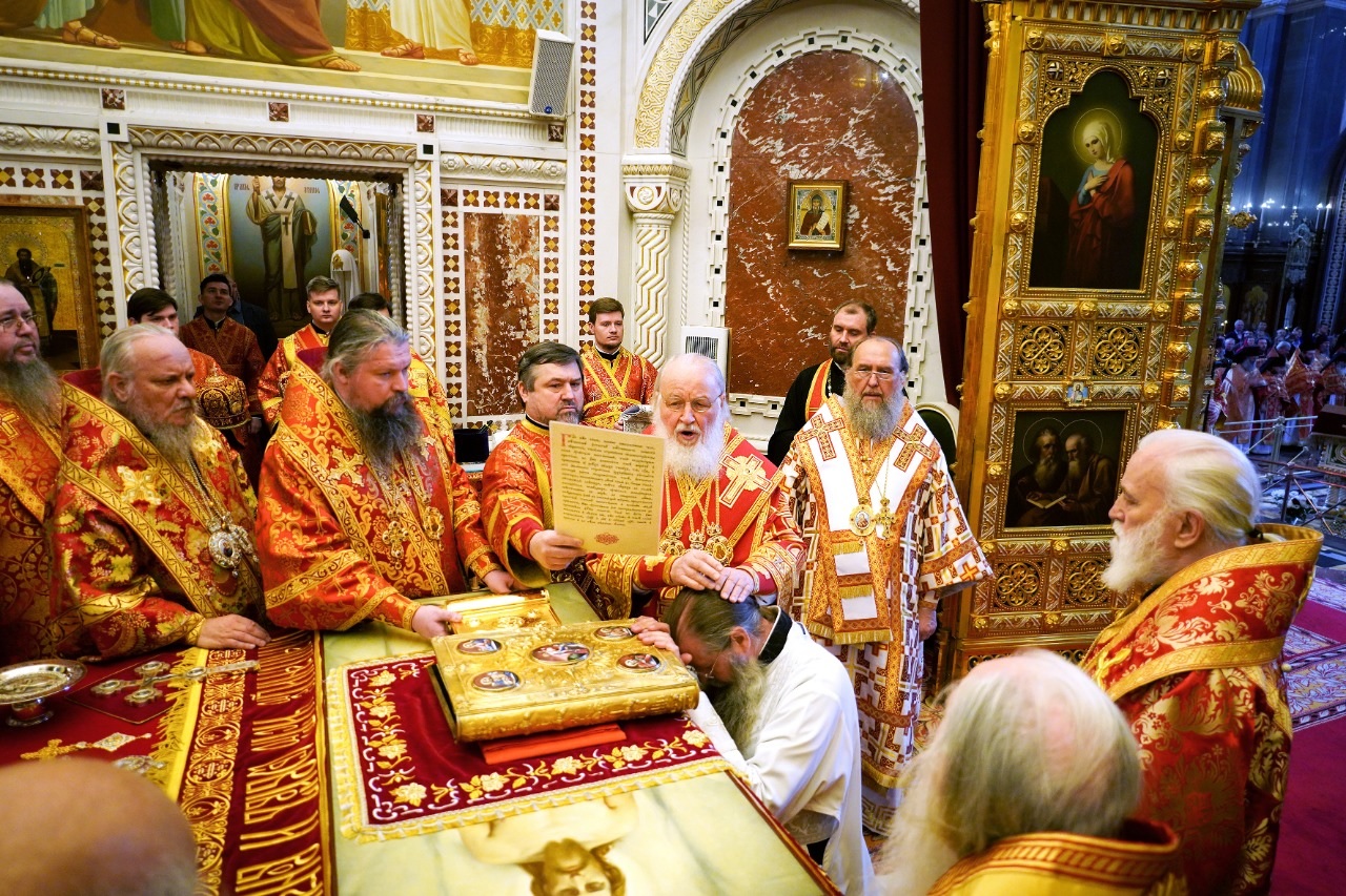 Молиться, чтоб не было глобальной войны, призвал Патриарх Кирилл