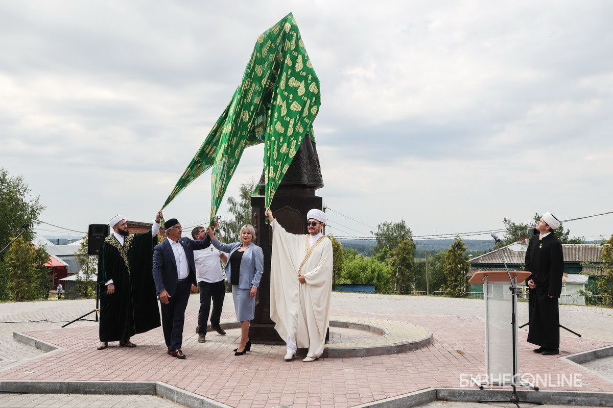Как в Рязанской области открывали памятник царице Сююмбике