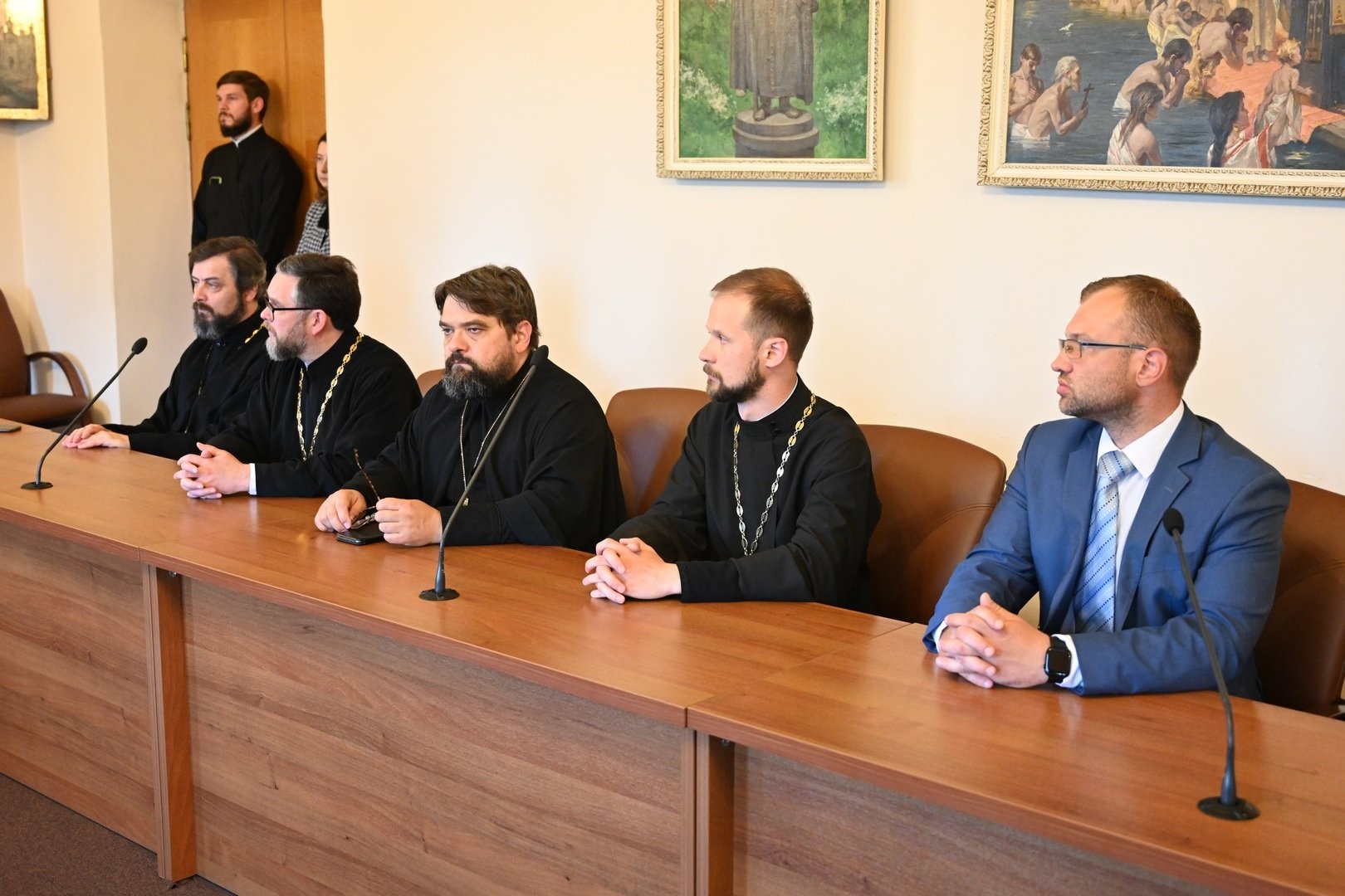 Митрополит Антоний расставил приоритеты всему ОВЦС