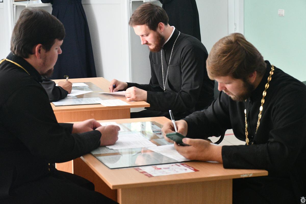 Священники Житомирской епархии УПЦ сдали кровь для ВСУ