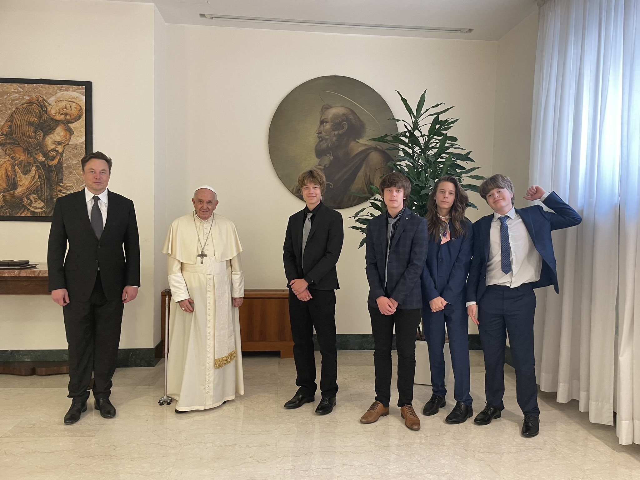 Илон Маск и его дети встретились с Папой Франциском