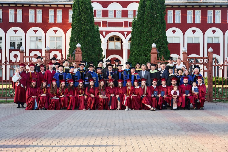 Выпускная церемония - 2022 в Заокском Университете АСД