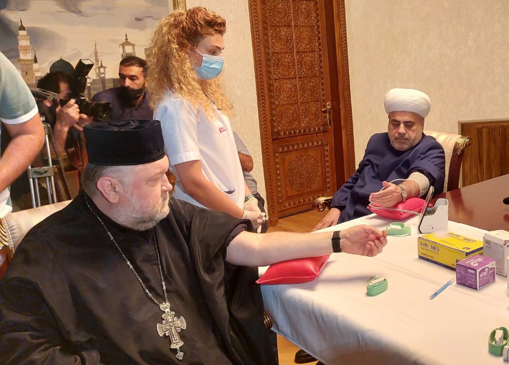 Духовные лидеры Азербайджана сдали кровь в День Ашура